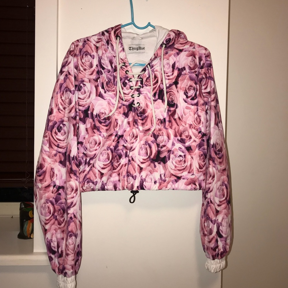 Thugave- flower crop windbreaker.